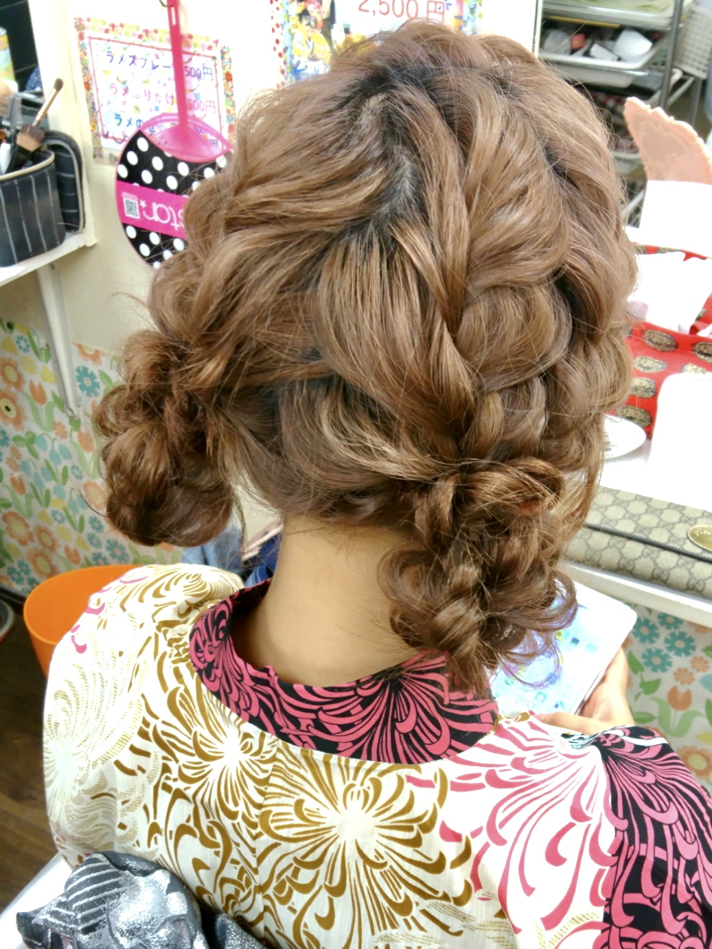バリバリ可愛い編み込みツイン下めお団子 新宿歌舞伎町の美容室 Hair Set Up S ヘアセット メイク 着付け