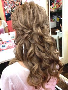 ふんわりざっくりルーズな ねじふわ巻きふわハーフアップ 新宿歌舞伎町の美容室 Hair Set Up S ヘアセット メイク 着付け ふんわりざっくりルーズな ねじふわ巻きふわハーフアップ 新宿歌舞伎町の美容室 Hair Set Up S ヘアセット メイク 着付け