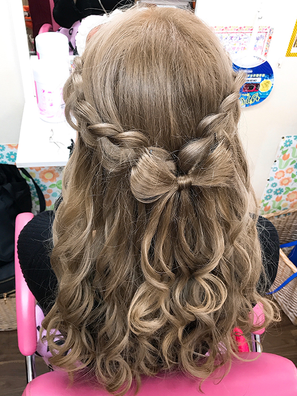 可愛い立体リボンハーフヘアセットで新宿を楽しもうっ 新宿歌舞伎町の美容室 Hair Set Up S ヘアセット メイク 着付け