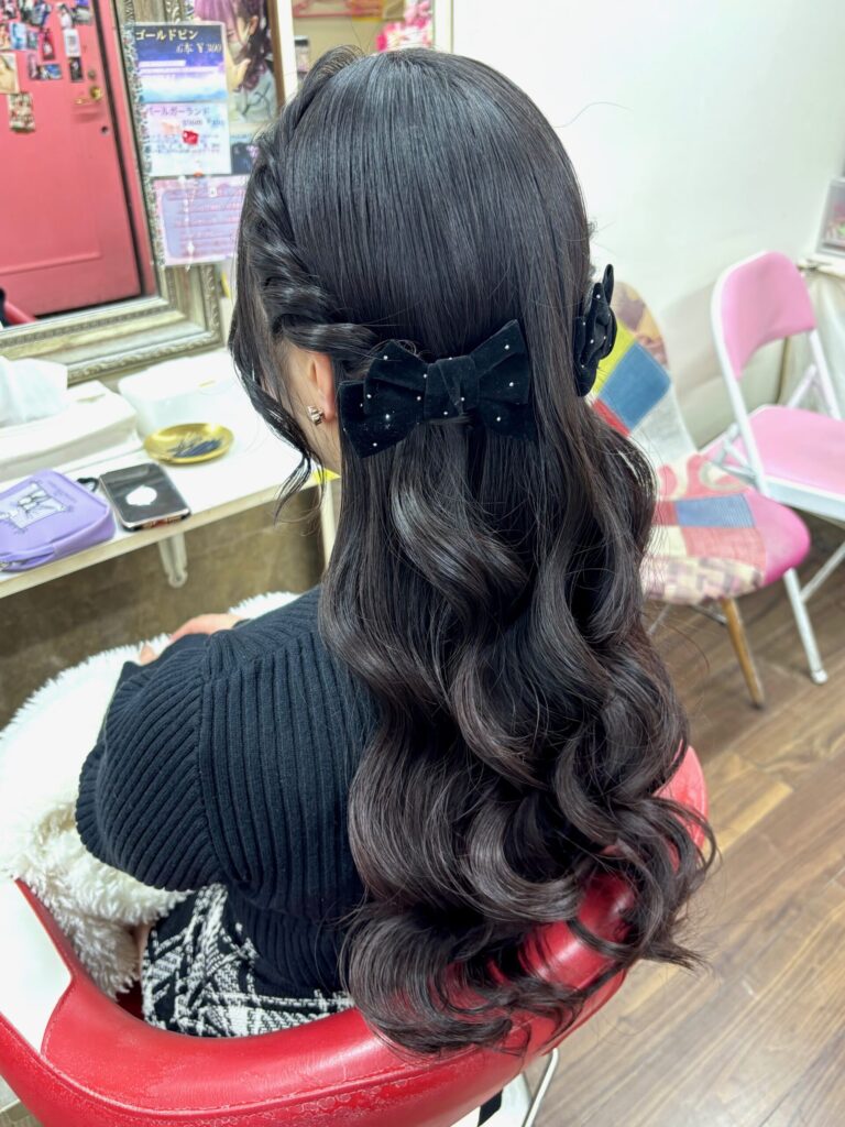 推し活ヘア♪両サイド『おしゃれねじり止めヨシンモリスタイル』人気ヘア♪