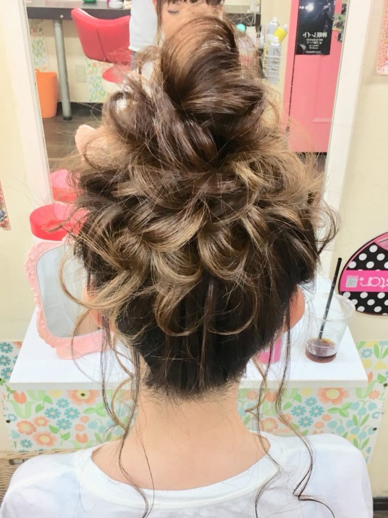 (*´▽`*)遊びたっぷり♪『ルーズな可愛いお団子アップヘアー』