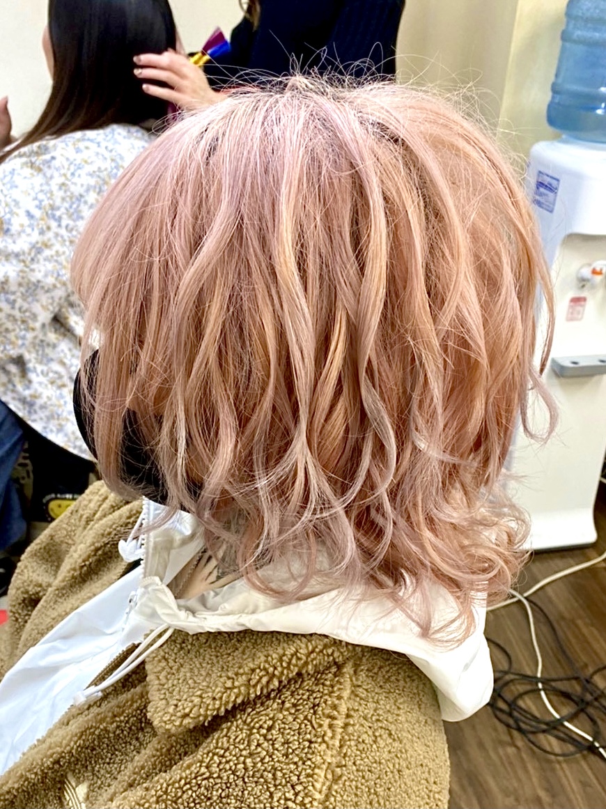 ☆ショートヘアで『ニュアンス巻きの少し盛り(逆毛)』