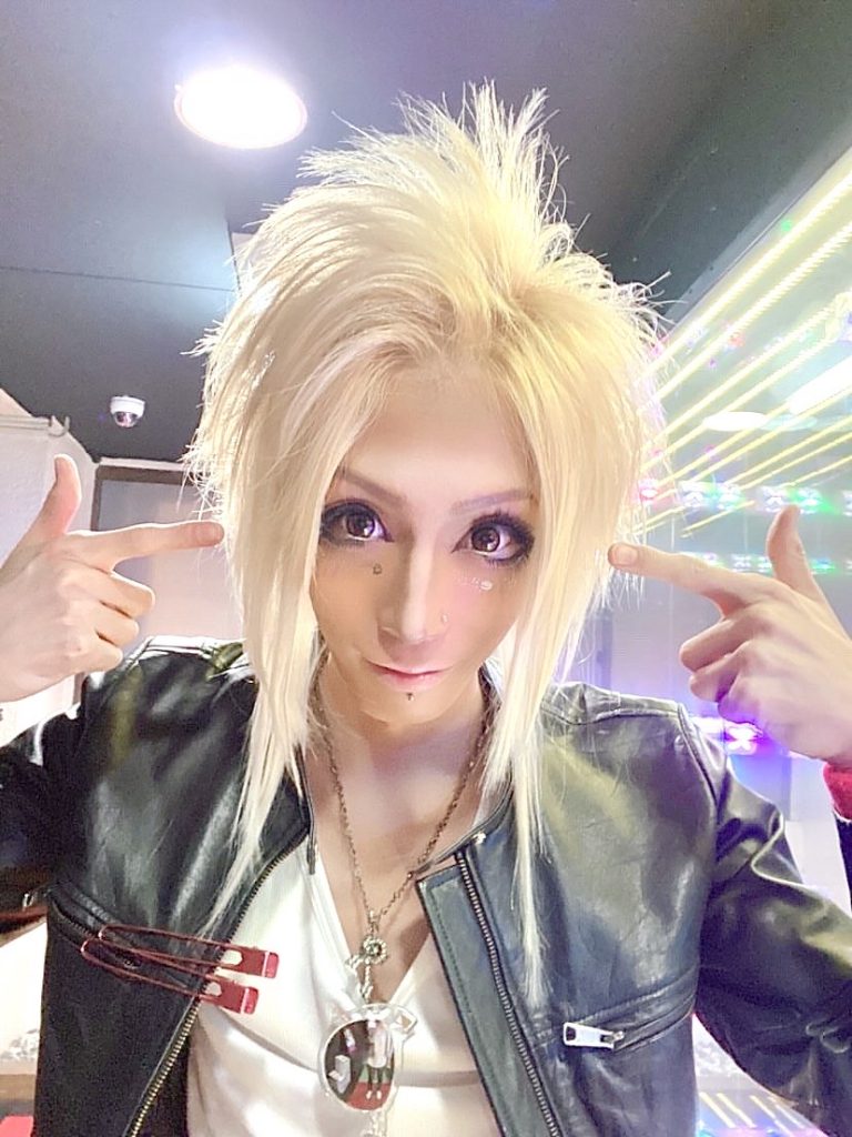 ★最高です!キャラクターメイク♪『全盛期のチャラいガングロギャル男フルメイク♪』