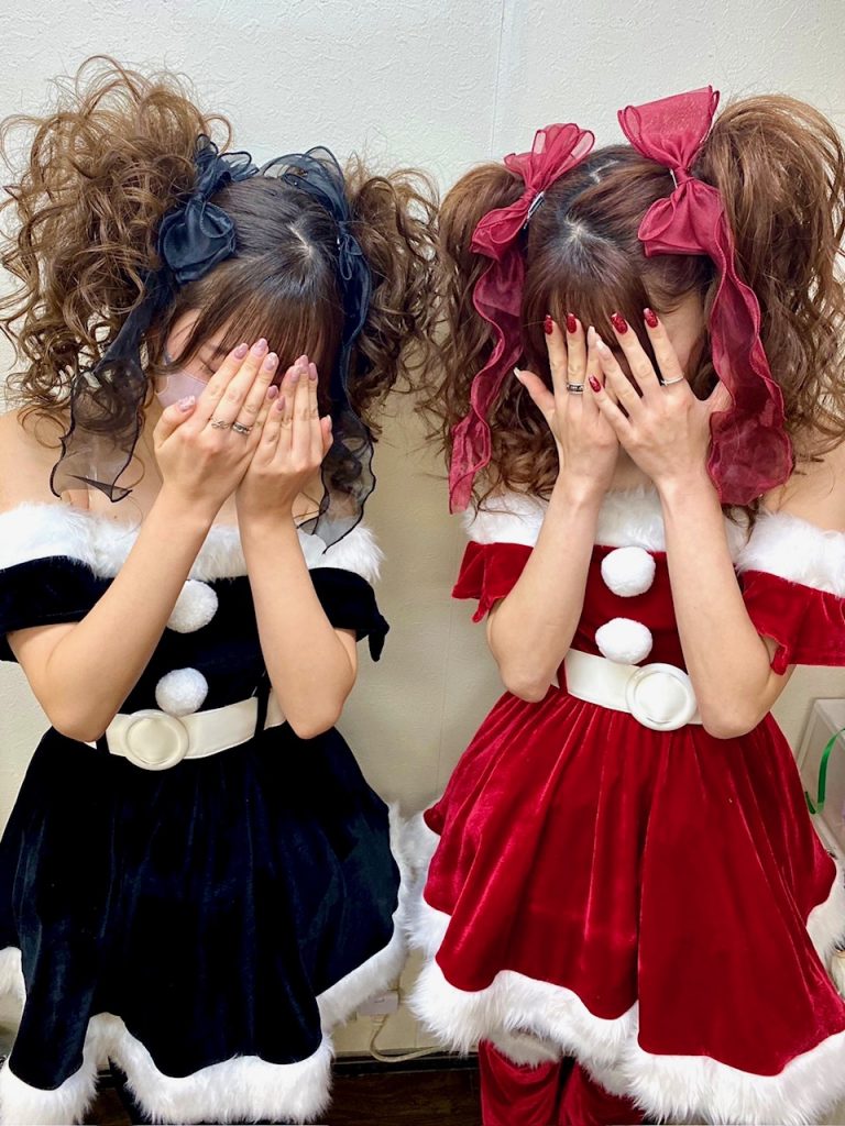 盛り髪ツインテールのふたごサンタ(*´▽｀*)♪