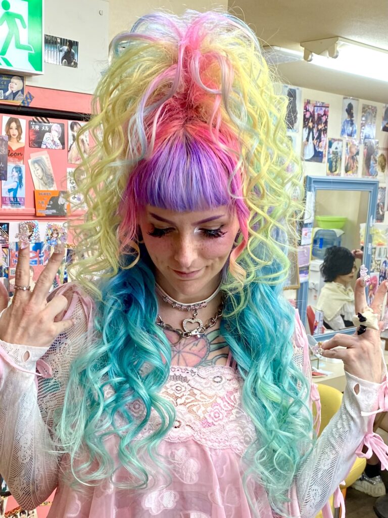 『スジ盛りシングルちらしヘア♪』盛り髪世界で人気♪