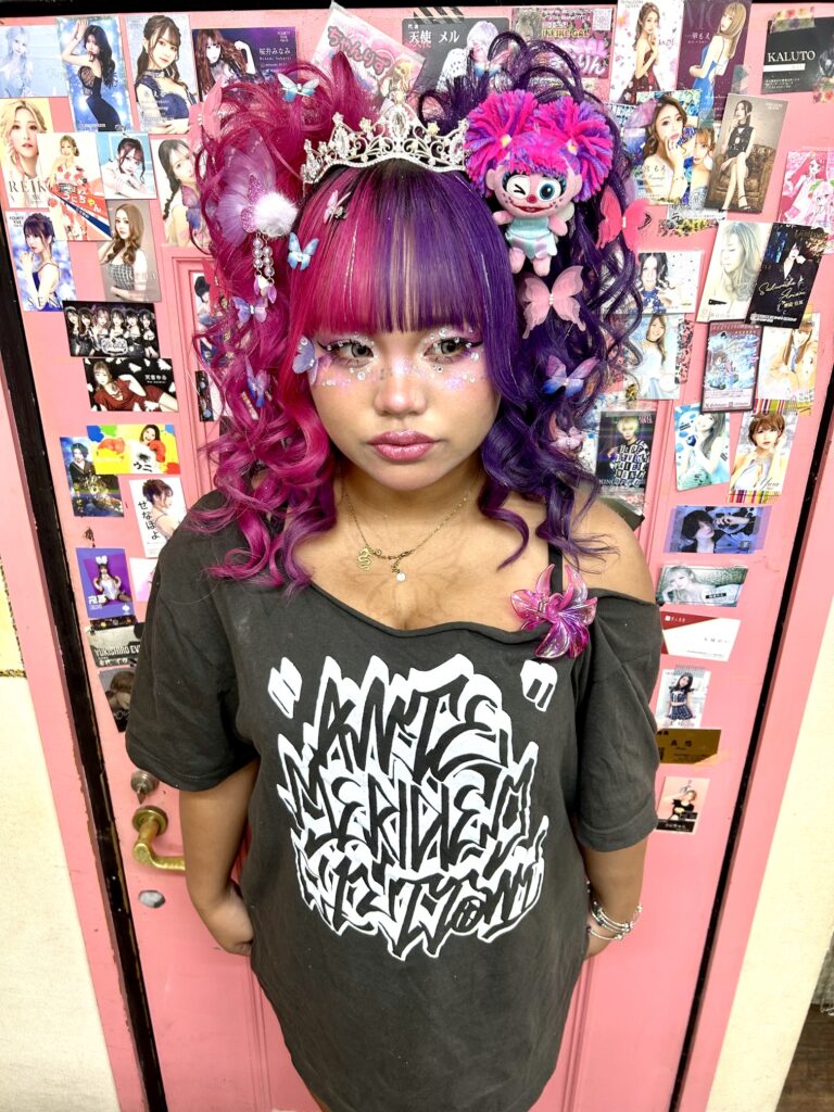 派手髪可愛い♪『ギャルスジ盛り髪ツインテール』アクセたくさん